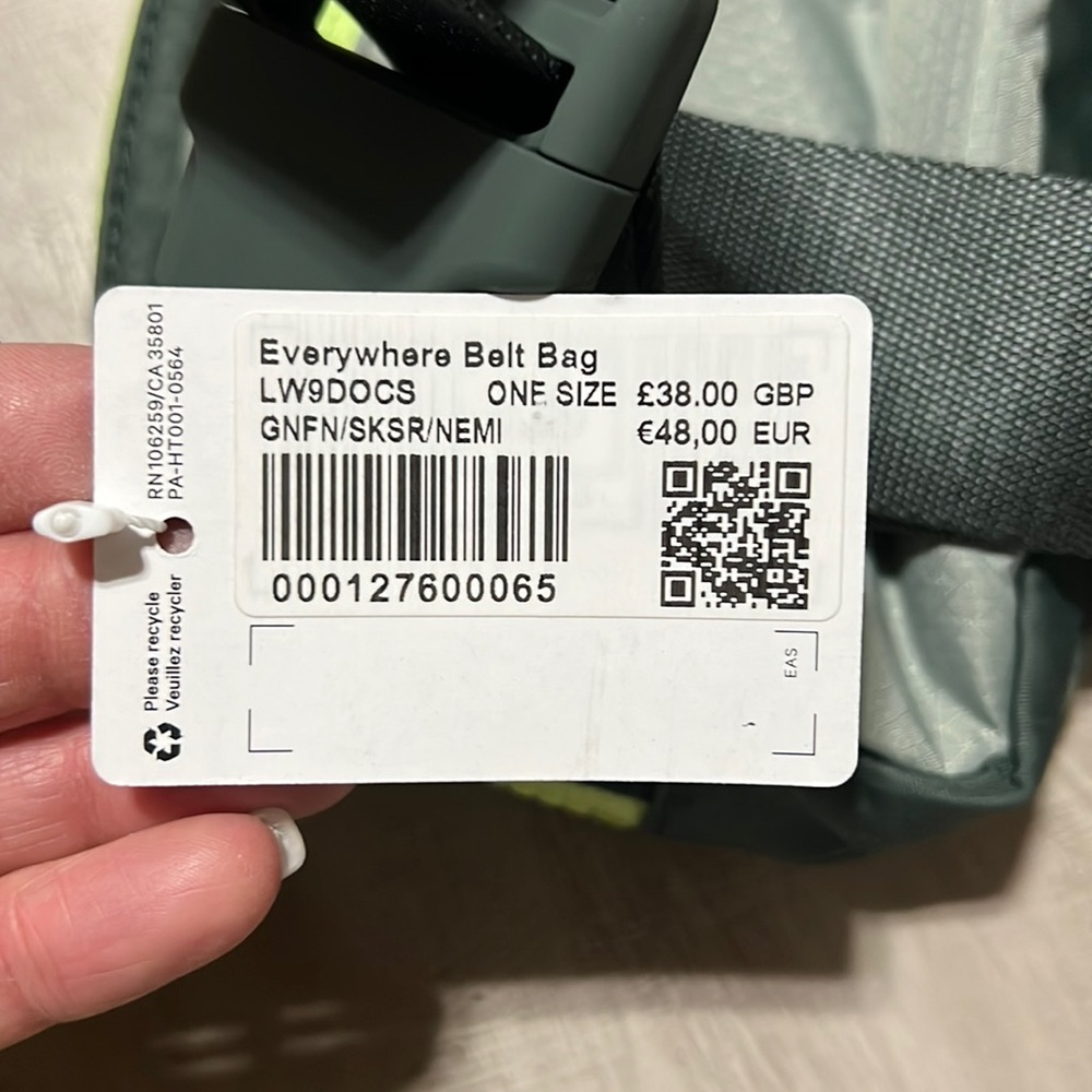 lululemon Olive Green and Light Lime Crossbody Belt Bag original hardware - Picture 10 of 10